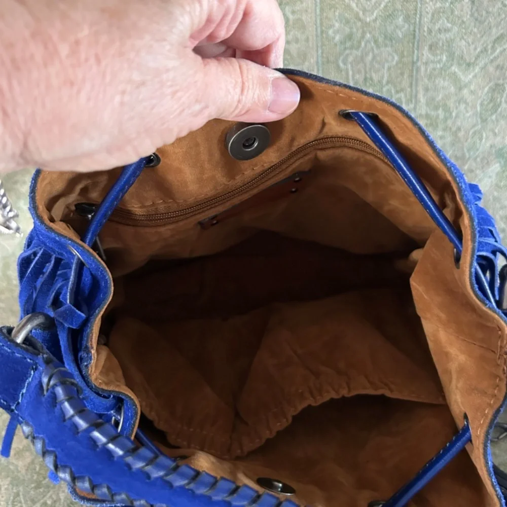 Patricia Nash Elisa fringe bucket bag royal blue - Picture 4 of 7